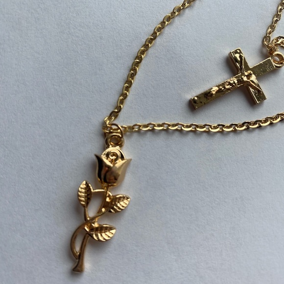 Gold Triple Chain Gold Cross Rose Necklace Set - Picture 3 of 3